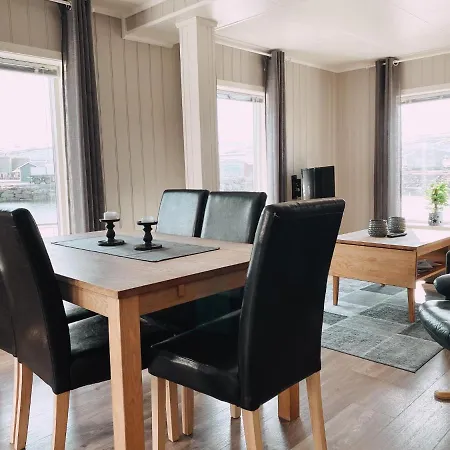 מלון Brygge - Arctic Båtsfjord